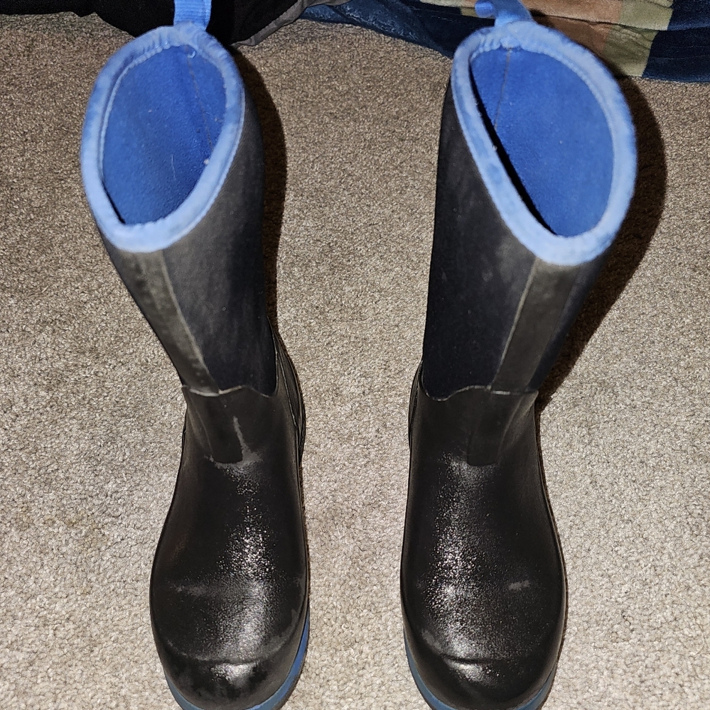 Muck snow boots